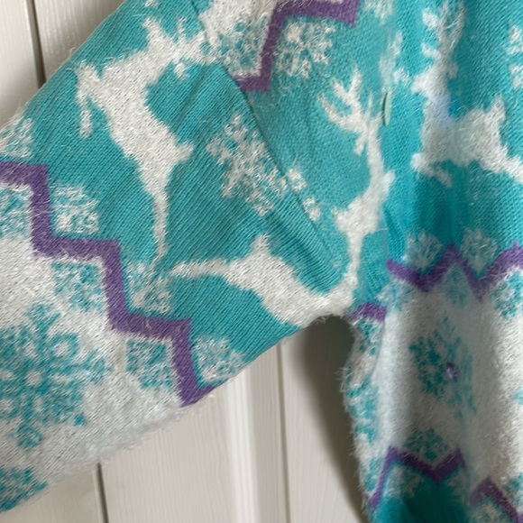 New. Women's Reindeer Graphic Holiday Sweater - Blue and White Size L and XL. - Picture 7 of 10